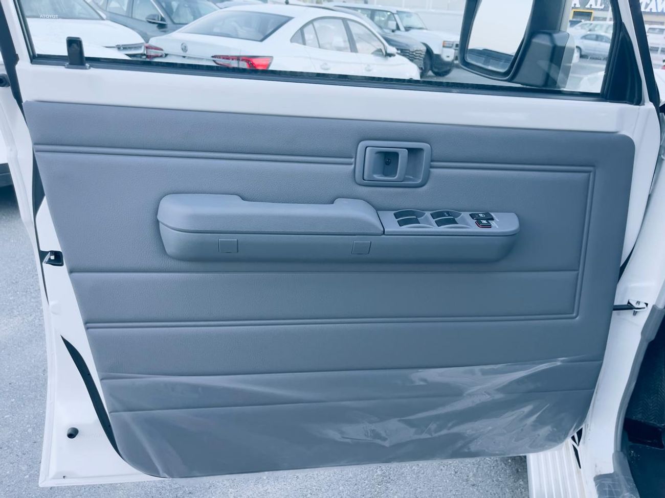 تويوتا لاند كروزر بيك آب Std 4.0L Double Cab Utility 4WD