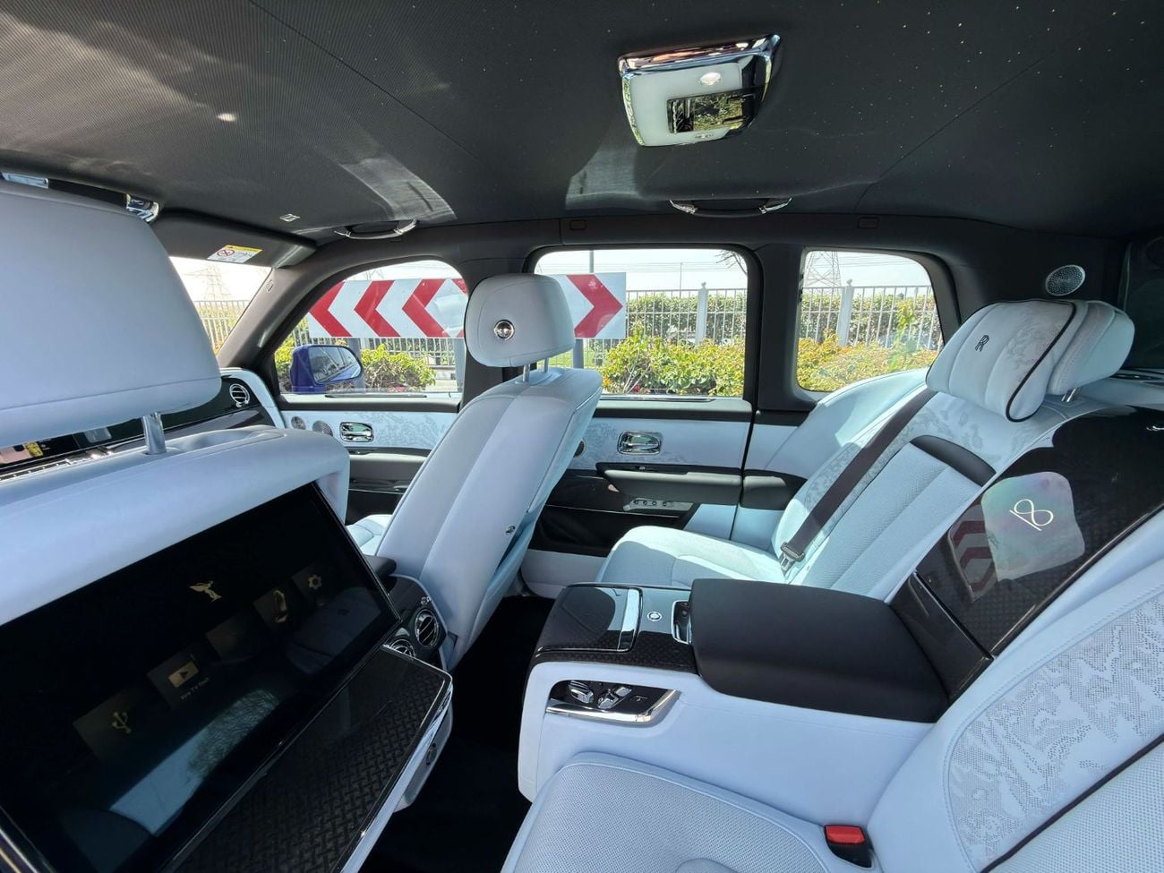 رولز رويس كولينان GCC SPEC NEAT AND CLEAN LESS KILOMETER