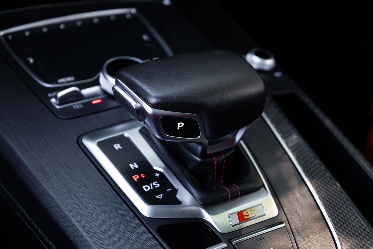 أودي SQ5 TFSI quattro 3.0L  Audi SQ5 TFSI Quattro 2020 GCC under Agency Warranty with Flexible Down-Payment.