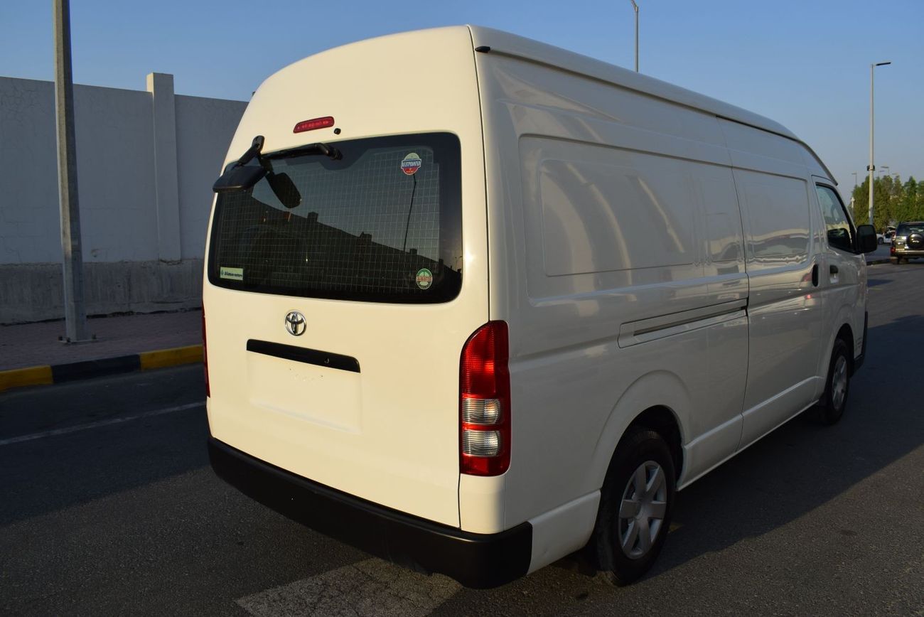 Toyota Hiace GLS - High Roof Toyota Hiace Highroof Van 2.7 ltr, model:2021. Excellent condition
