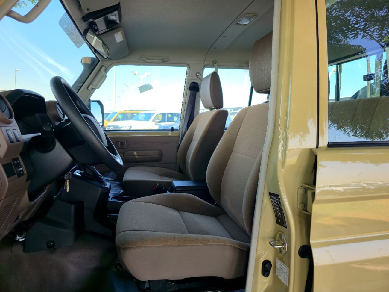 Toyota Land Cruiser Pick Up Toyota Land Cruiser LC79 DC 4.0 AT 2025 basic GCC