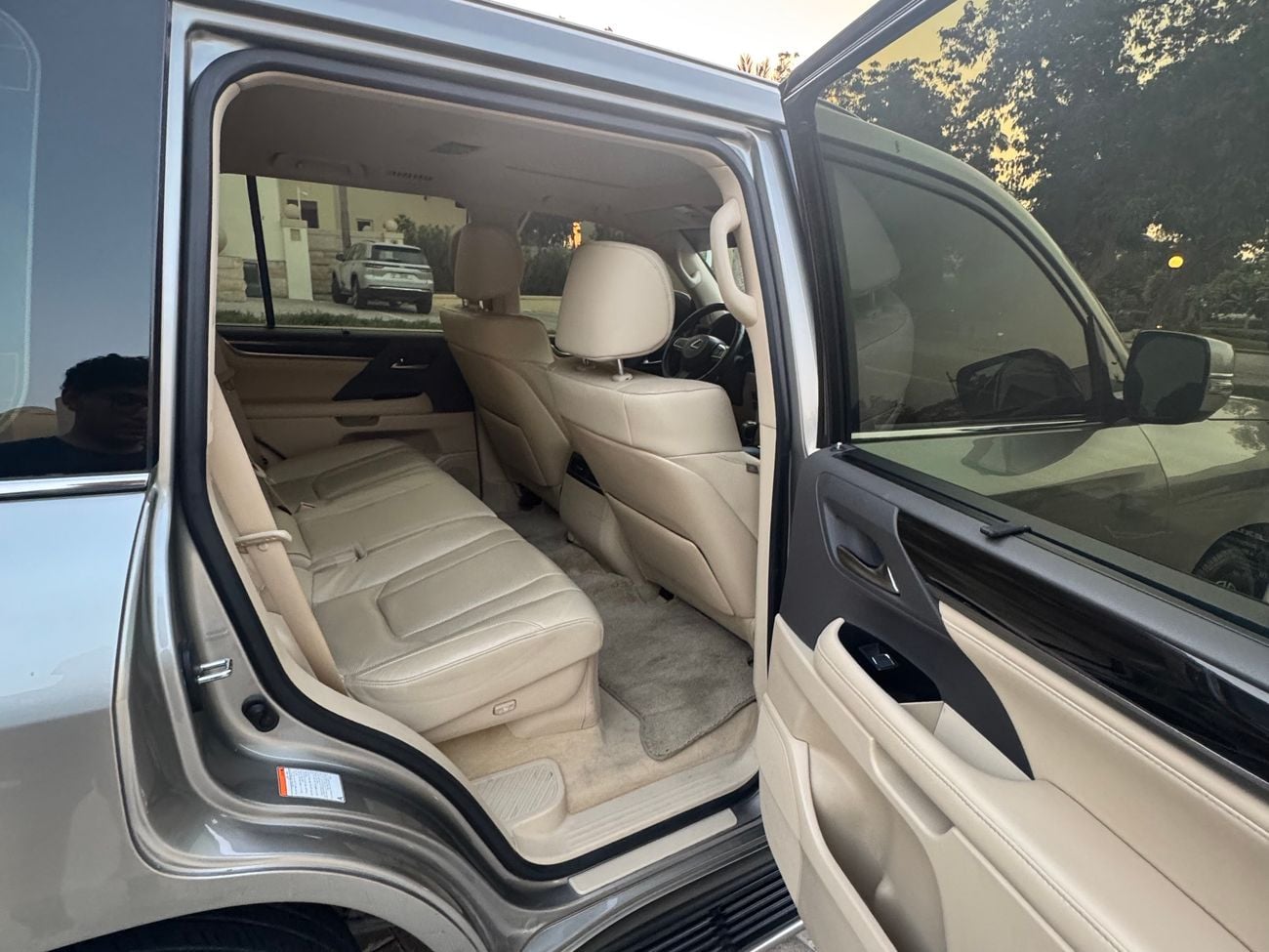 Lexus LX570