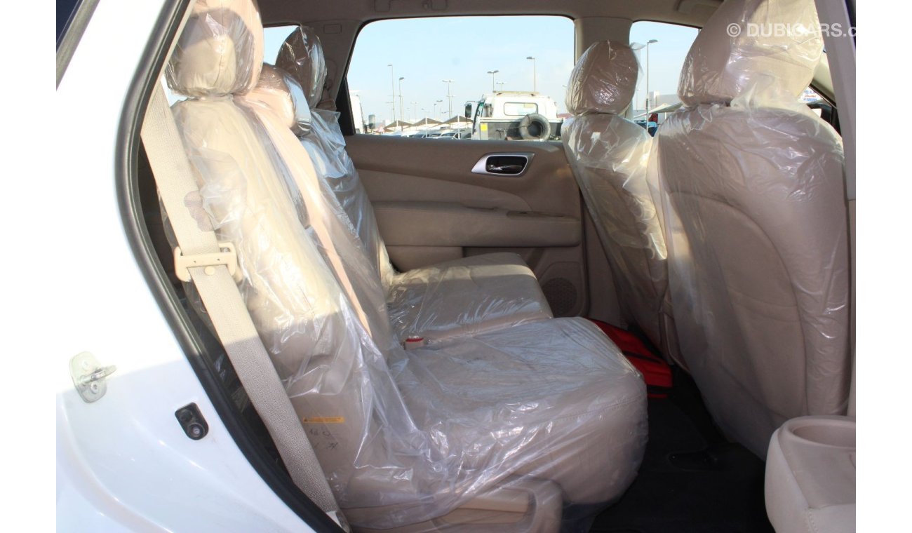 Nissan Pathfinder Nissan Pathfinder 2016 GCC, in excellent condition, without accidents, very clean from inside and ou