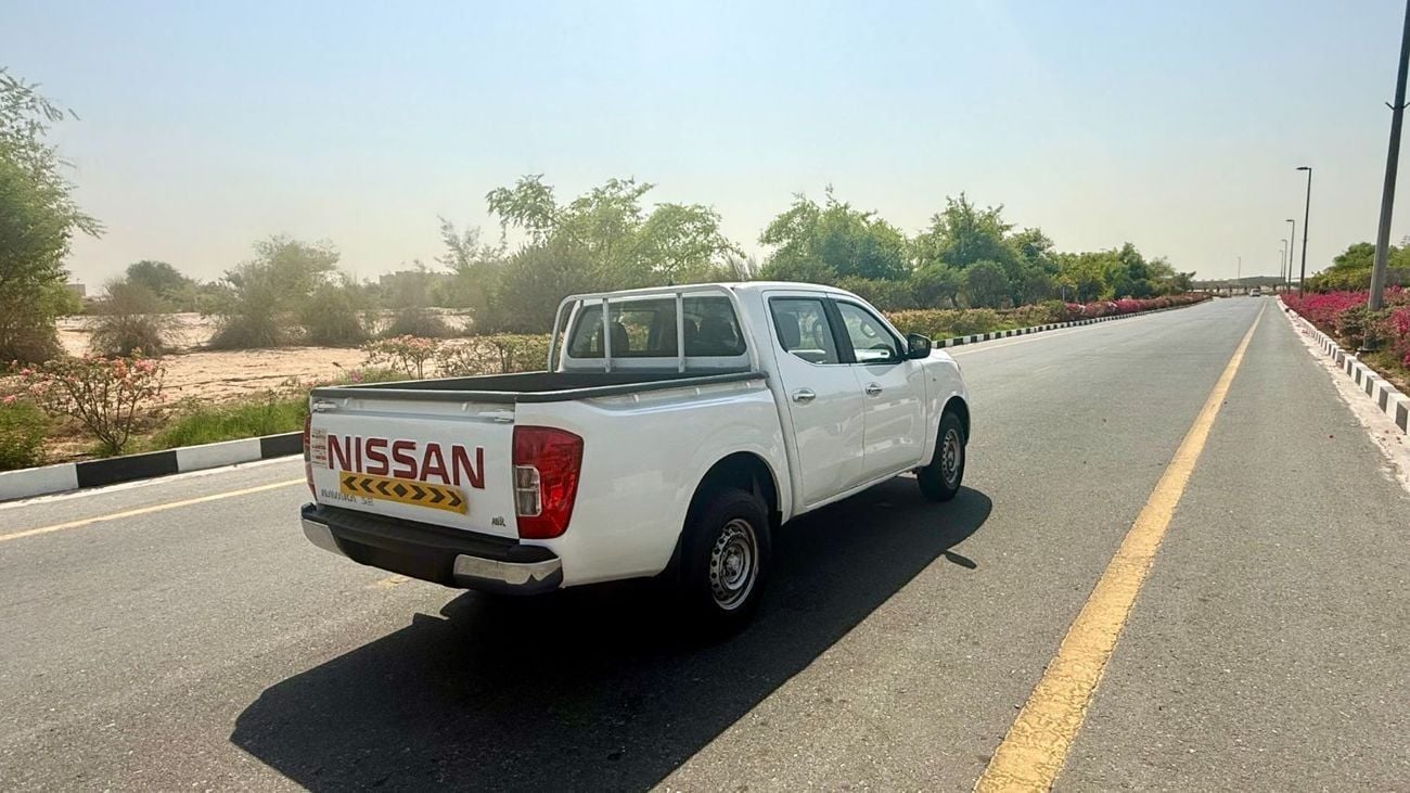 نيسان نافارا Std 2.5L RWD A/T
