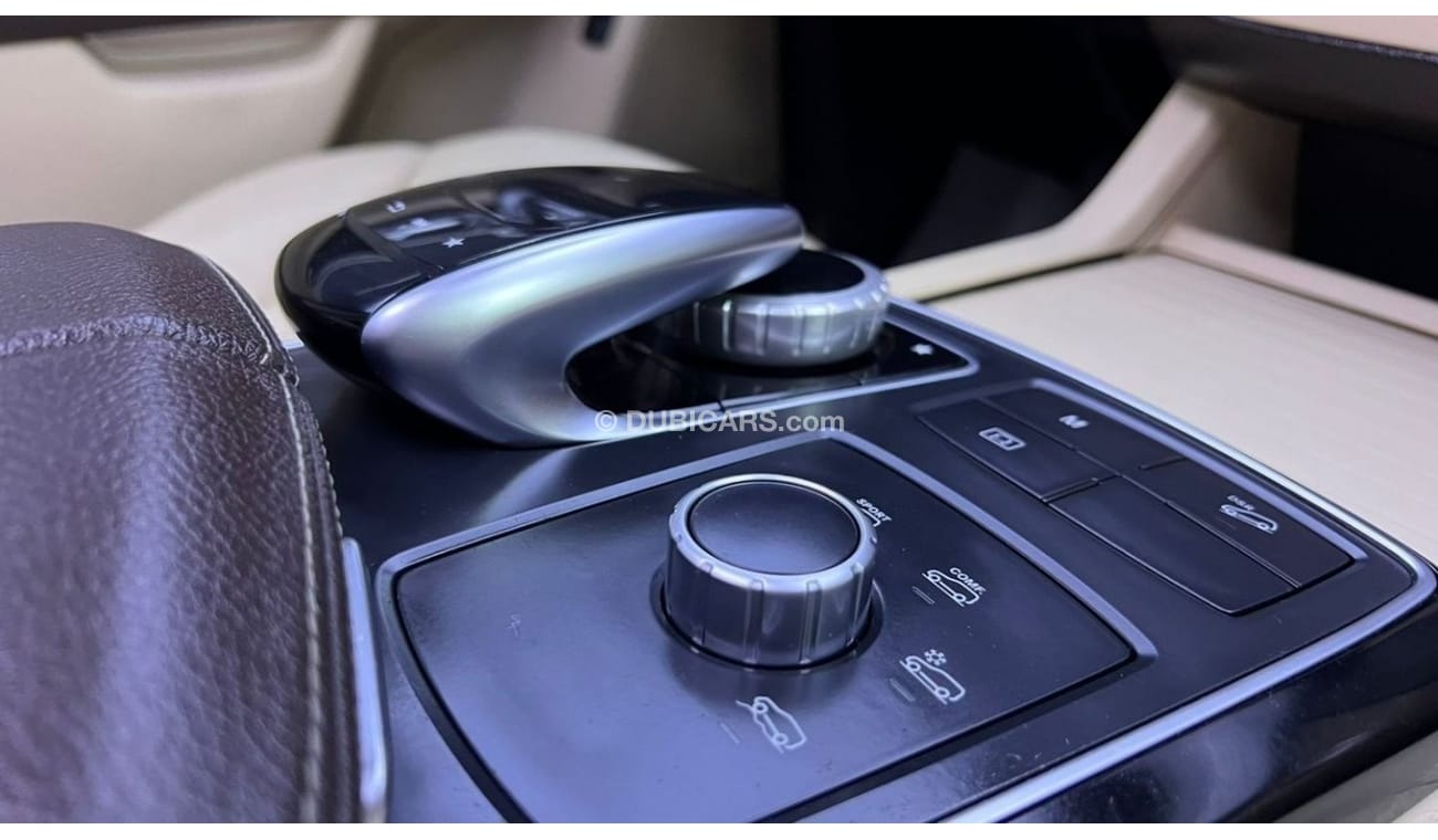 مرسيدس بنز GLE 350 2018 Mercedes Benz GLE-350 4Matic 4x4 Full Option+ 3.5L V6 In Great Condtion