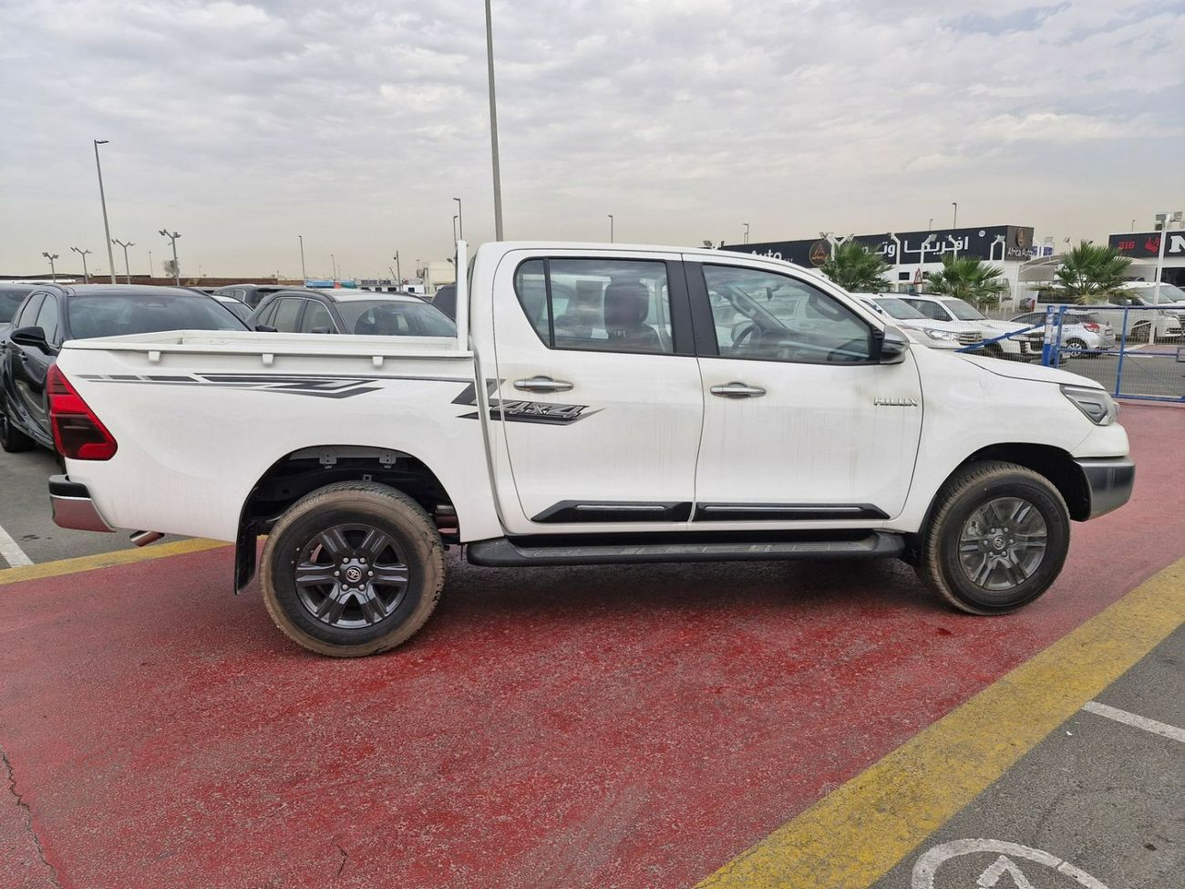 تويوتا هيلوكس GLX 2.7L Double Cab Utility 4WD M/T