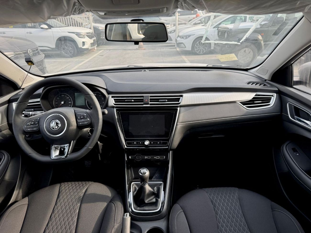 أم جي 5 STD 1.5L Petrol Manual FWD Export Price @ 26,500 AED