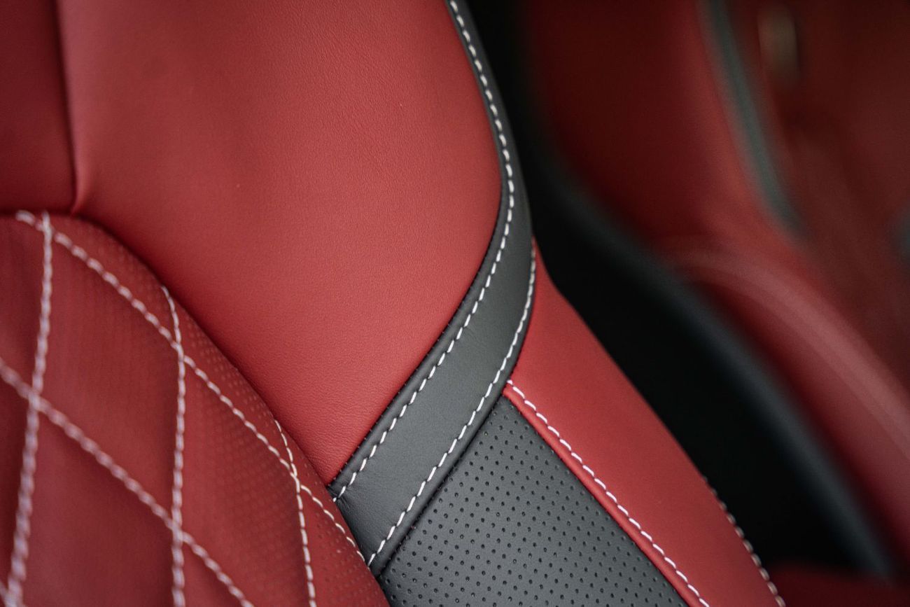 تويوتا لاند كروزر 3.5L PETROL VX OFFROAD EDITION WITH MBS AUTOBIOGRAPHY VIP SEAT