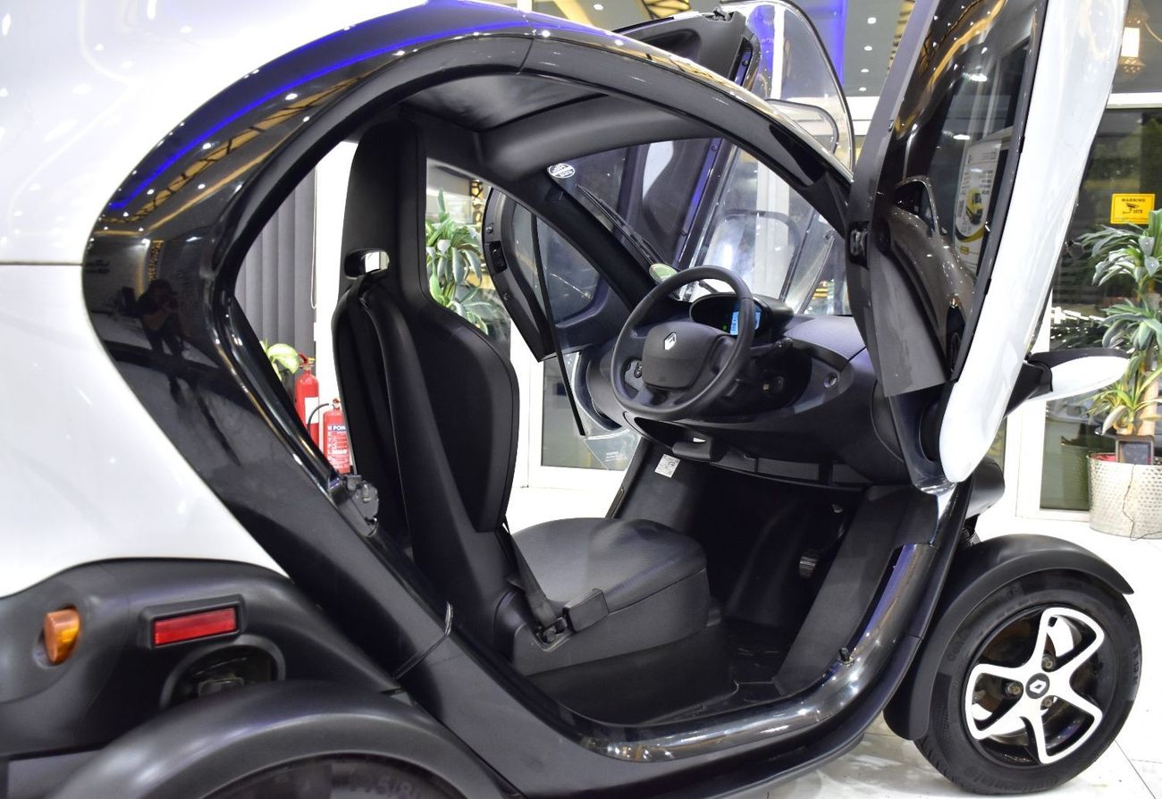 Renault Twizy EXCELLENT DEAL for our Renault Twizy ( 2019 Model ) in White / Black Color Korean Specs