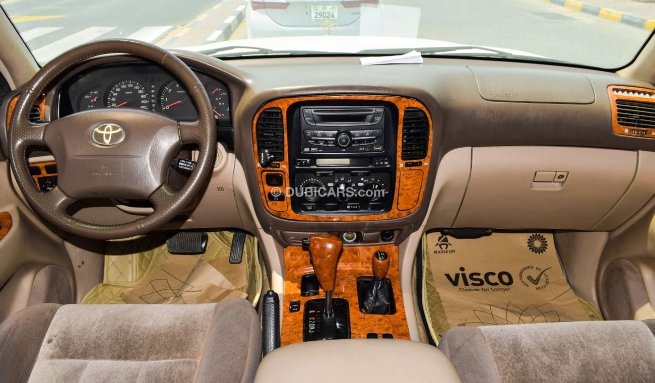 Toyota Land Cruiser VXR V8