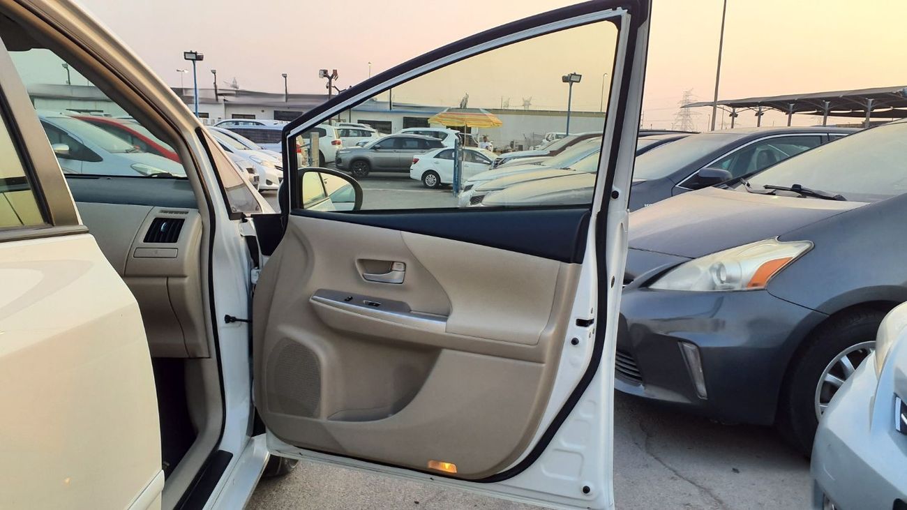 تويوتا برياس Toyota Prius Alpha