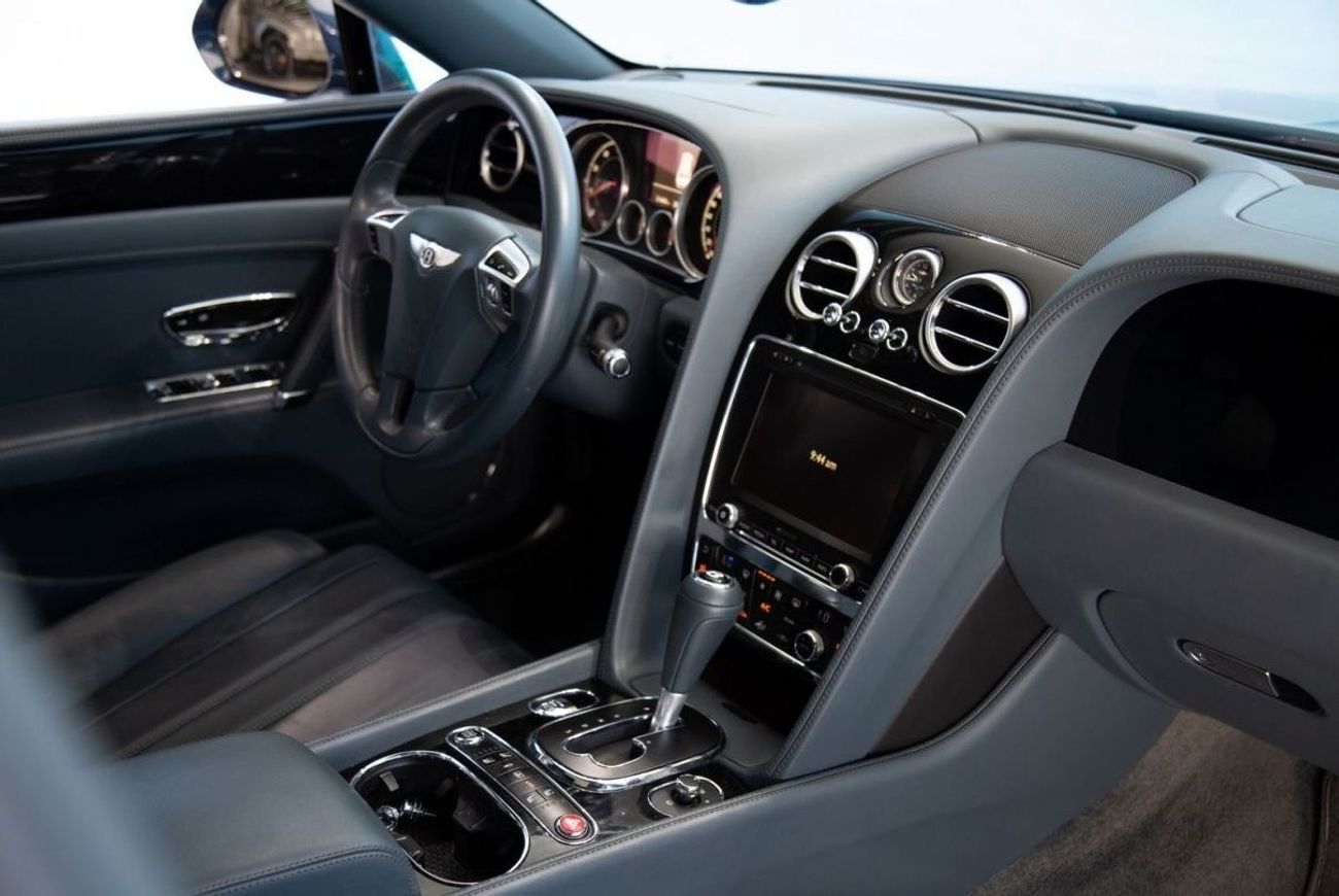 Bentley Flying Spur Bentley Flying Spur V8