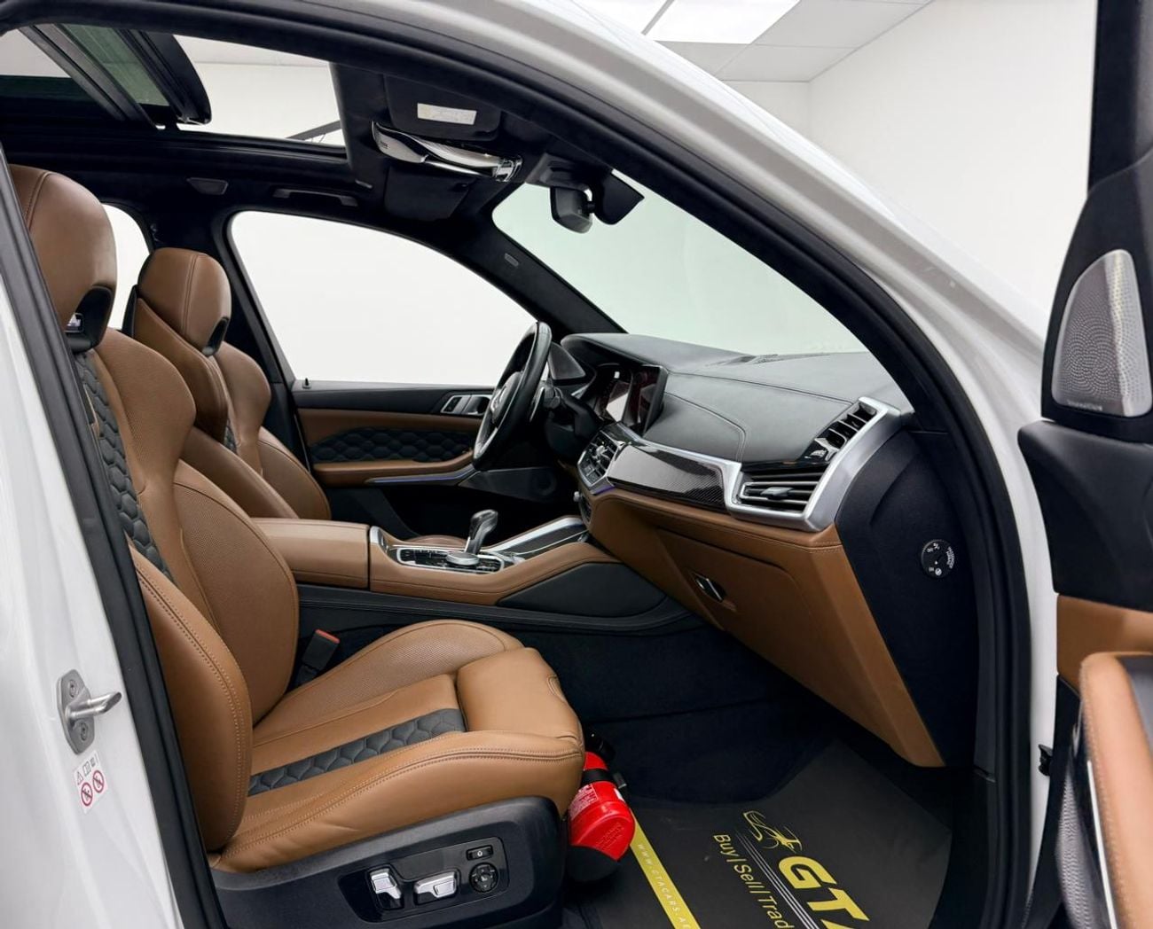 بي أم دبليو X5 M Competition 4.4L 2020 BMW X5M Competition, Warranty, Full BMW Service History, Carbon Fiber Package,