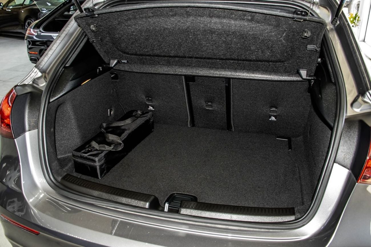 Mercedes Benz A200 Mercedes-Benz A-Class 200 2023 GCC specs