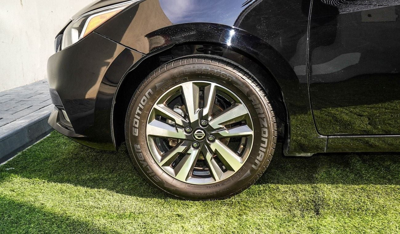 نيسان فيرسا SV