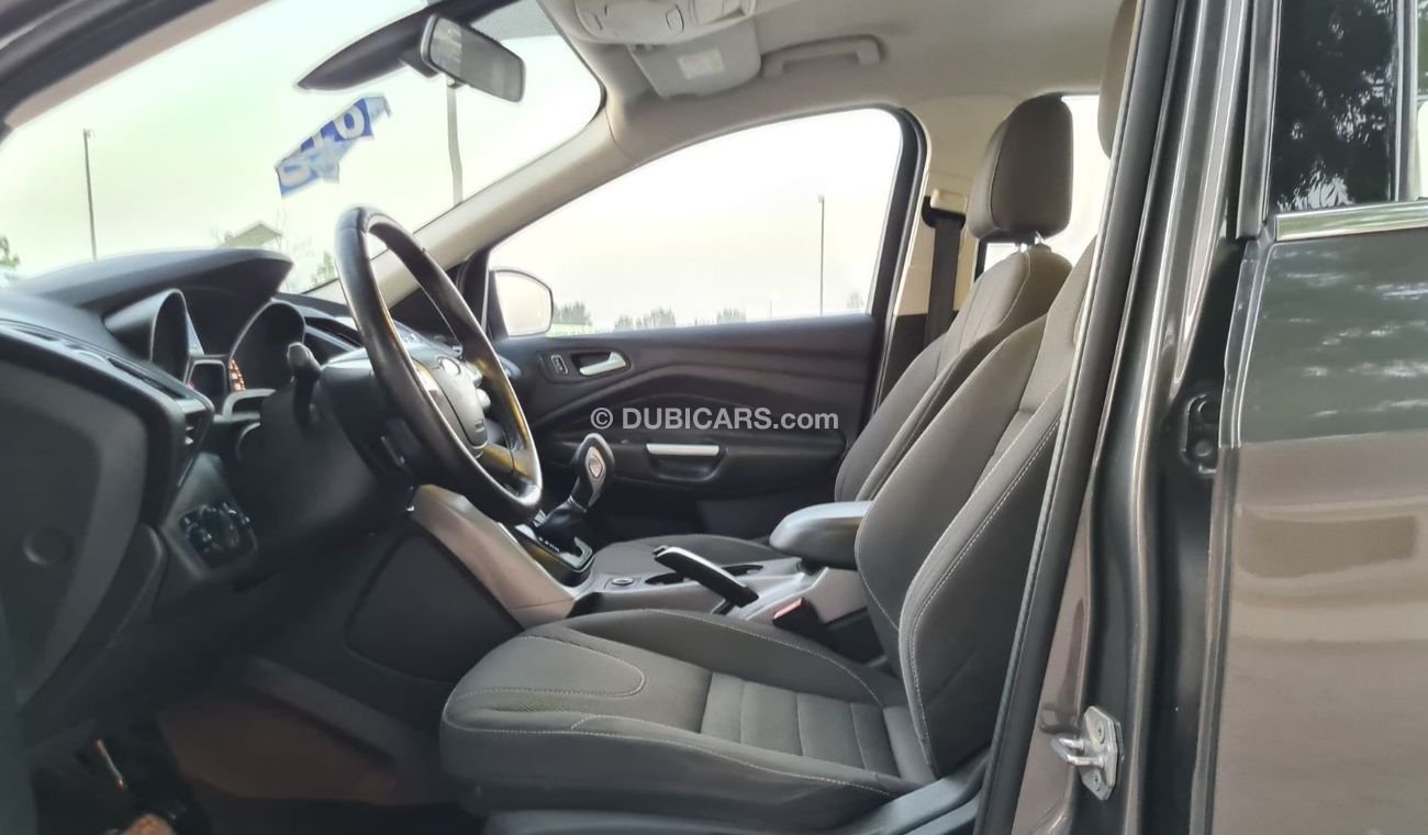 Ford Escape SE Ecoboost 2016 GCC Perfect Condition