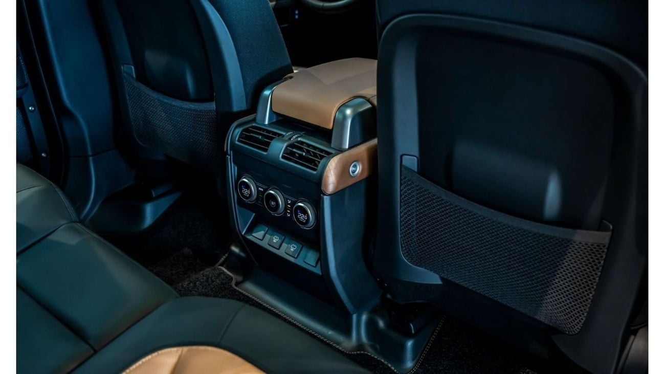 لاند روفر ديفندر 2024 Land Rover Defender X P400, 2029 Land Rover Warranty + Service Contract, Low KMs, GCC