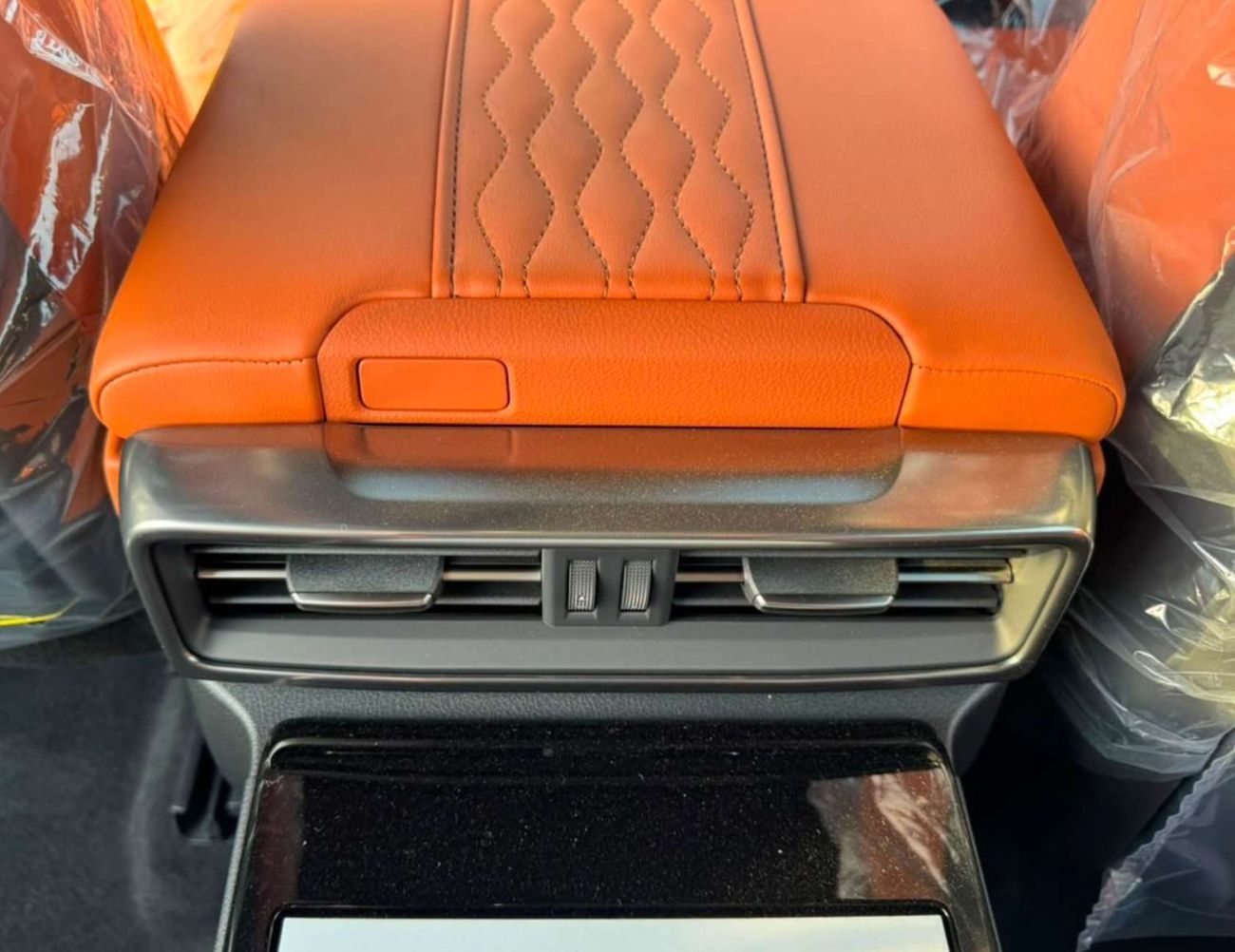 لكزس LX 600 VIP 3.5L PETROL || RADAR | 360*CAMERA | LEATHER WITH PWR SEATS | SUNROOF | REAR ENTERTAINMENT SCREEN