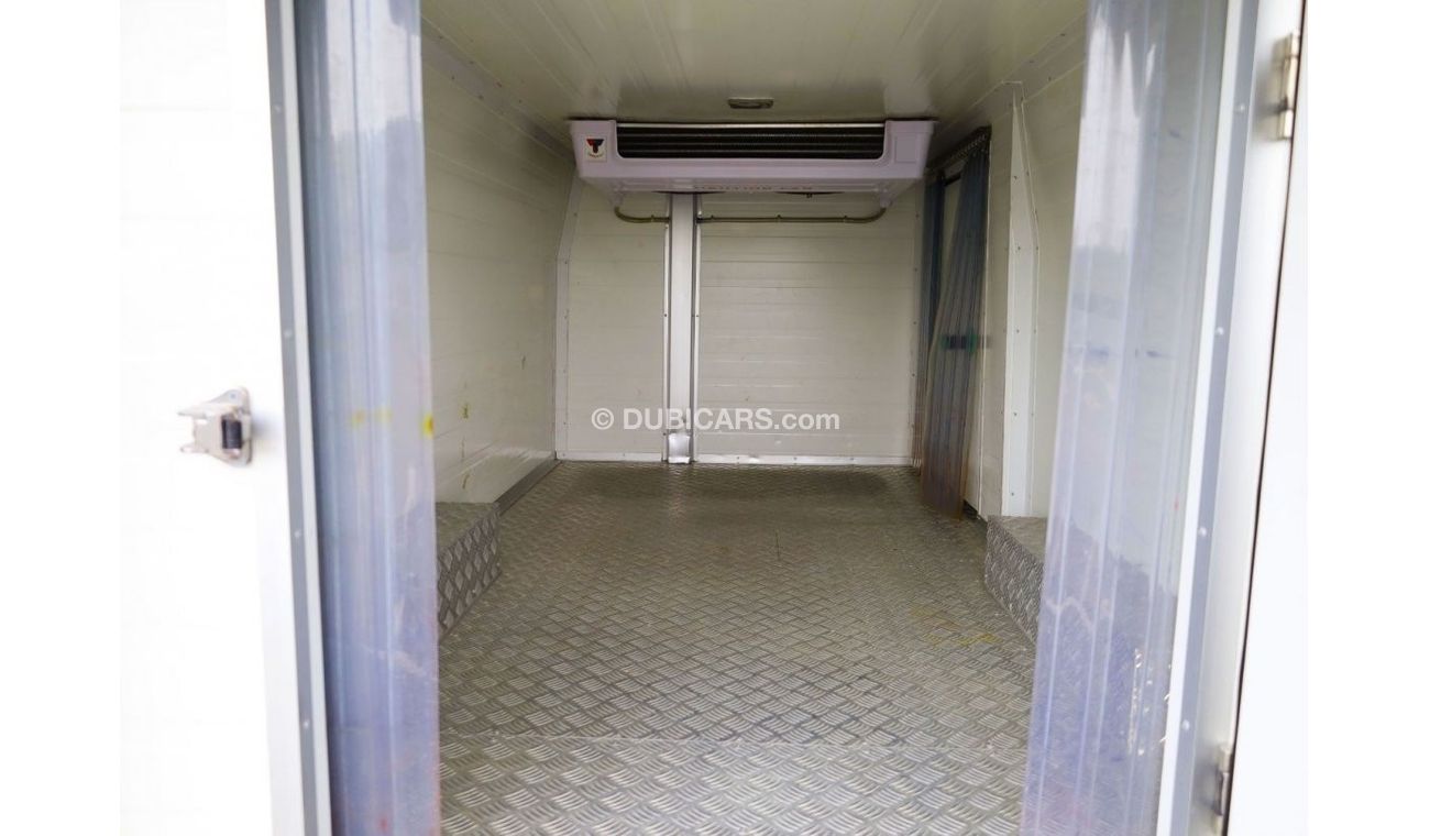 Nissan Urvan Std NV350 Refrigerated Van | 2.5L M/T Petrol FWD Low Mileage | Brand New Condition