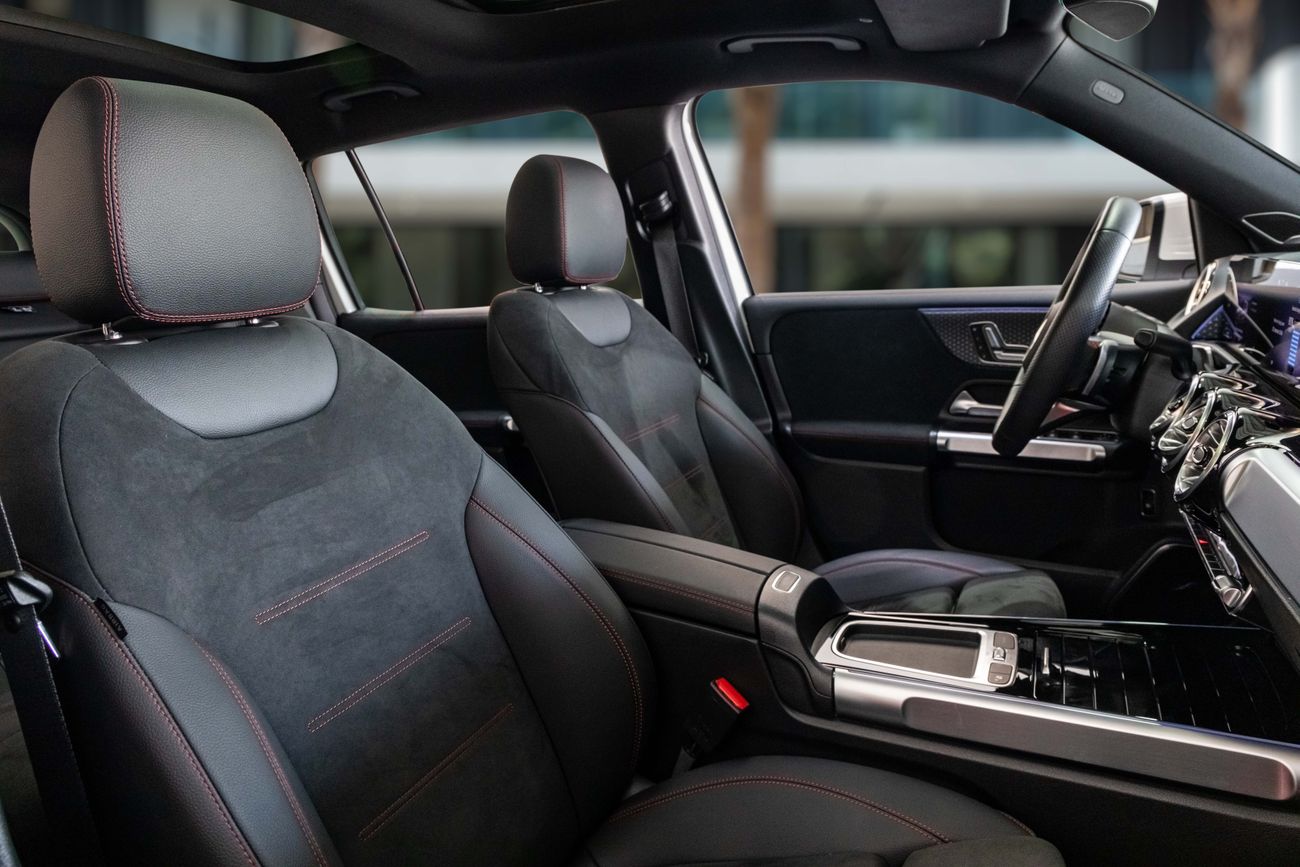 مرسيدس بنز EQB 350 EQB 350 AMG | 3,525 P.M | 0% Downpayment | AGENCY WARRANTY/SERVICE!