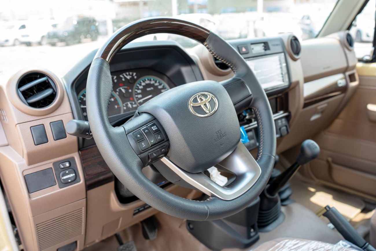 تويوتا لاند كروزر بيك آب Std 4.0L Single Cab Utility 4WD