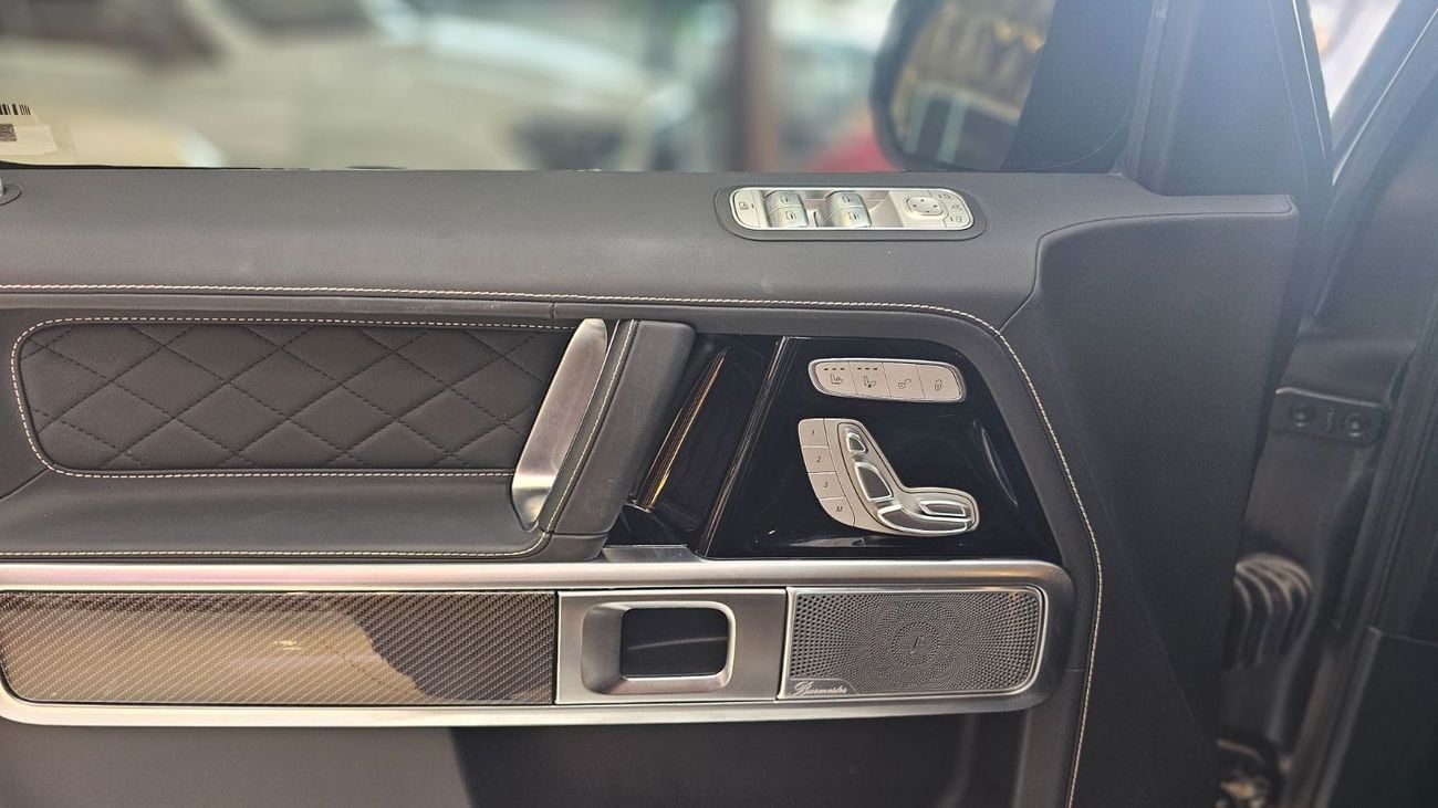 مرسيدس بنز G 63 AMG STD نسخة الجراند اسود مطفي داخلية كاربون فايبر