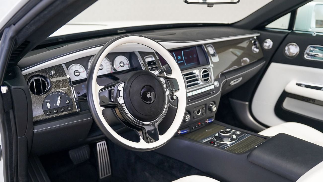 رولز رويس داون Dawn Black Badge | AED 25,332 PM | Up to 3 Years Warranty |