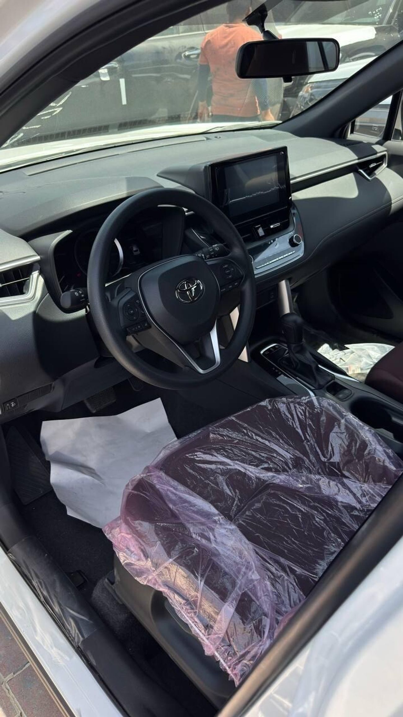 تويوتا كورولا كروس 1,8 L, hybrid, fwd, without sunroof