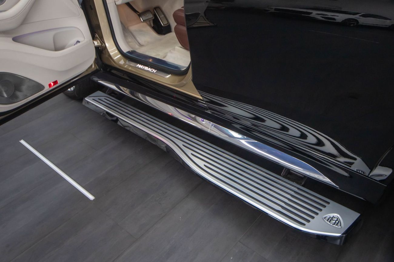 مرسيدس مايباخ gls600 مايباخ Maybach GLS600 | 2024 | 3,500 Km | Two Tone Color