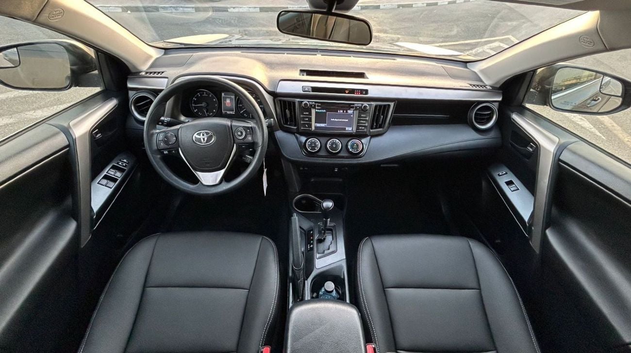 Toyota RAV4 2018 Toyota Rav4 LE 2.5L V4 Mid Option - 4x4 AWD - Leather Seats - Rims -