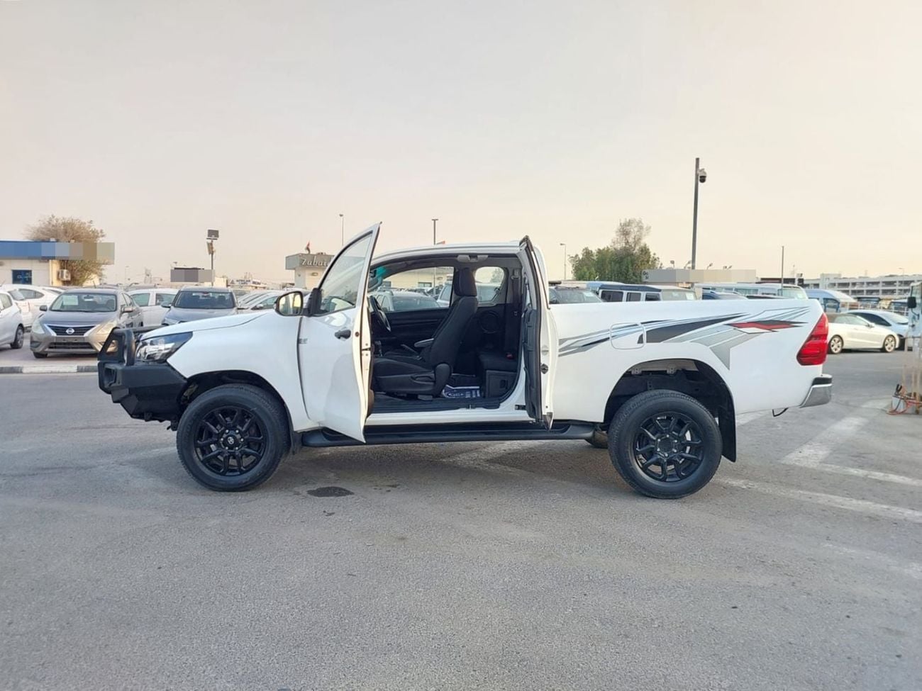 Toyota Hilux 2022 TOYOTA HILUX SMART CAB RHD DIESEL AUTOMATIC 2.4L 2GD ENGINE (PM40191)