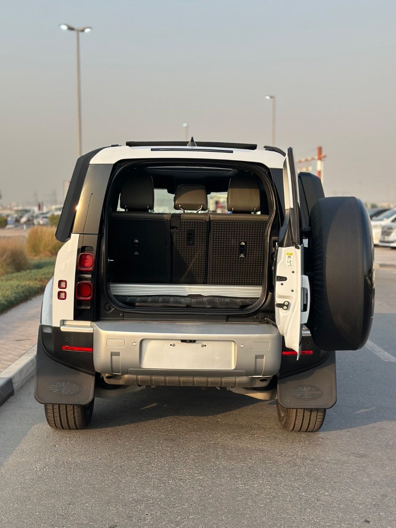 Land Rover Defender P300 90 S 2.0L (5 Seater)