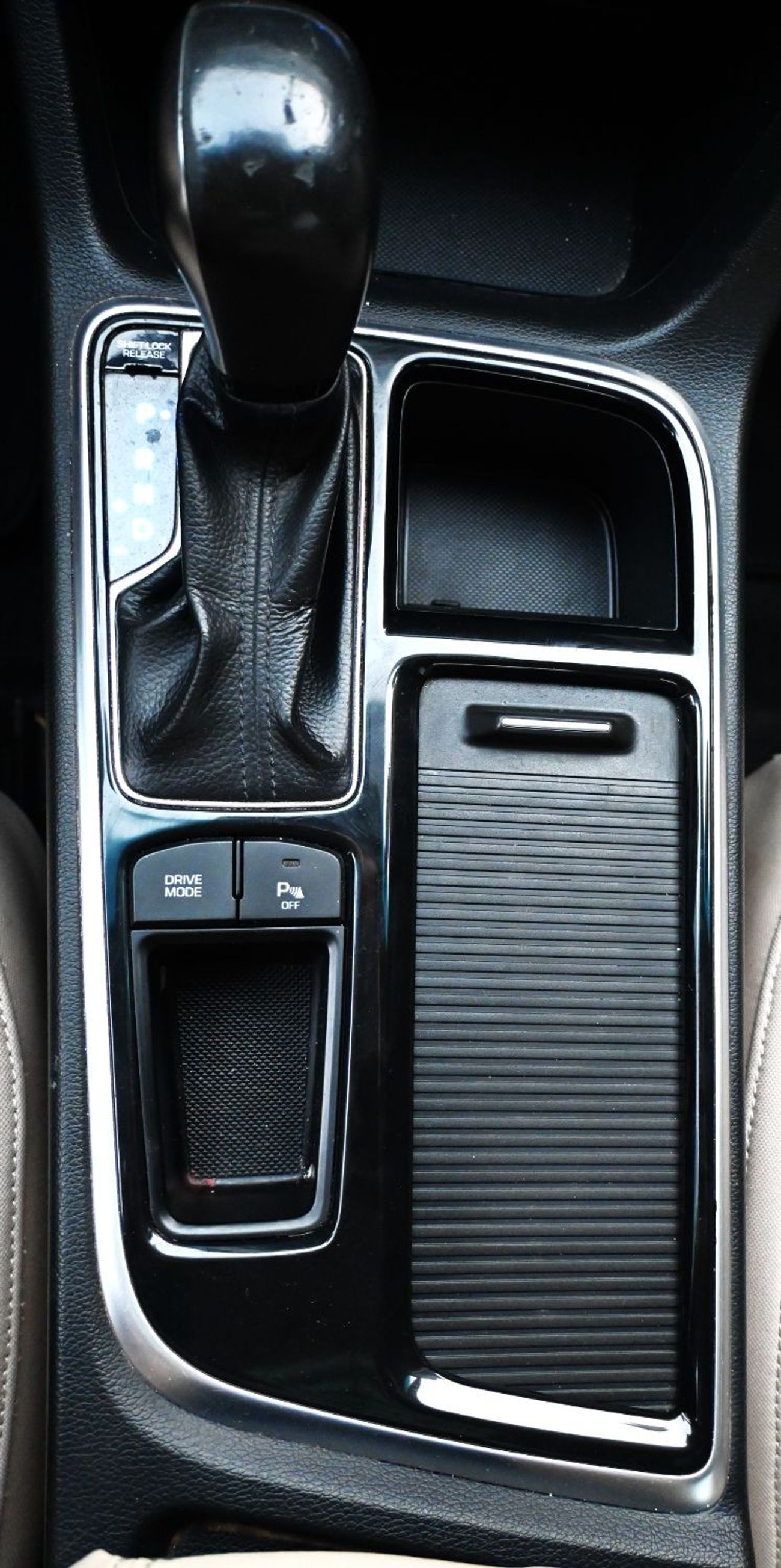 Hyundai Sonata Limited Hyundai Sonata 2019 GCC mid-range in excellent condition, inside and out