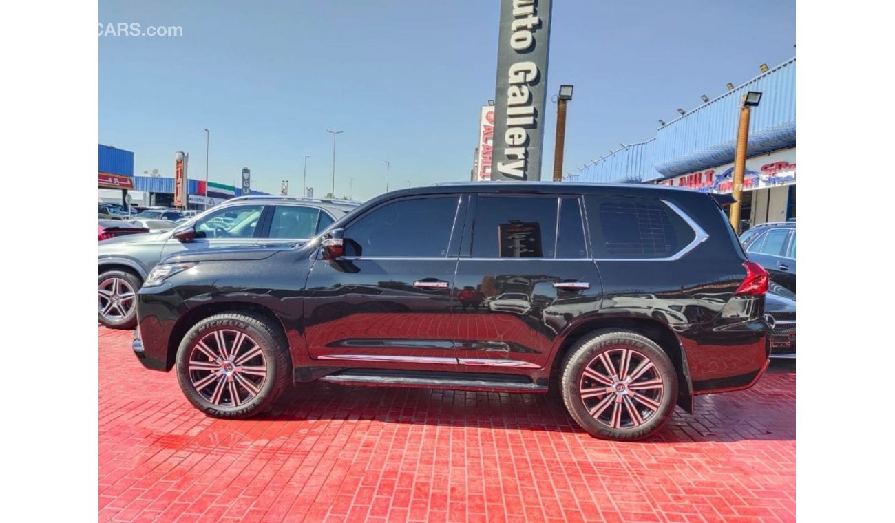 Lexus LX570 Platinum under warranty 2019 GCC