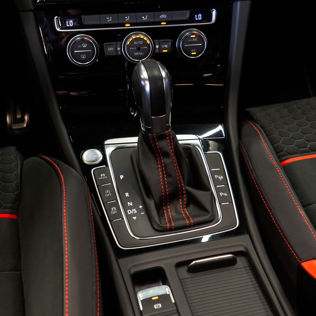 Volkswagen Golf GTI AED 1,532 pm • 0% Downpayment • VW Golf GTI • 1 Year Warranty