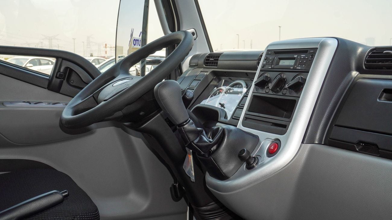 Mitsubishi Canter Van