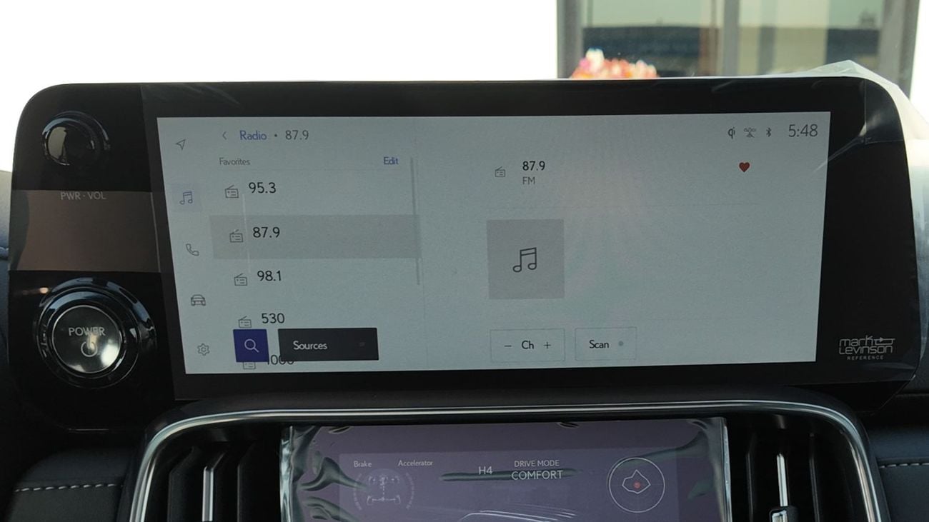 لكزس LX 700h F Sport