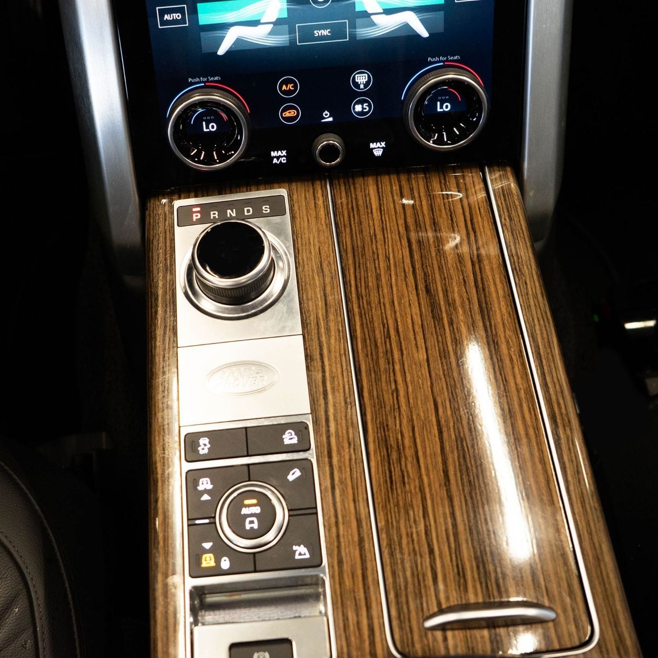 لاند روفر رينج روفر 2,586 P.M • 0% Downpayment • Range Rover HSE • 1 Year Warranty