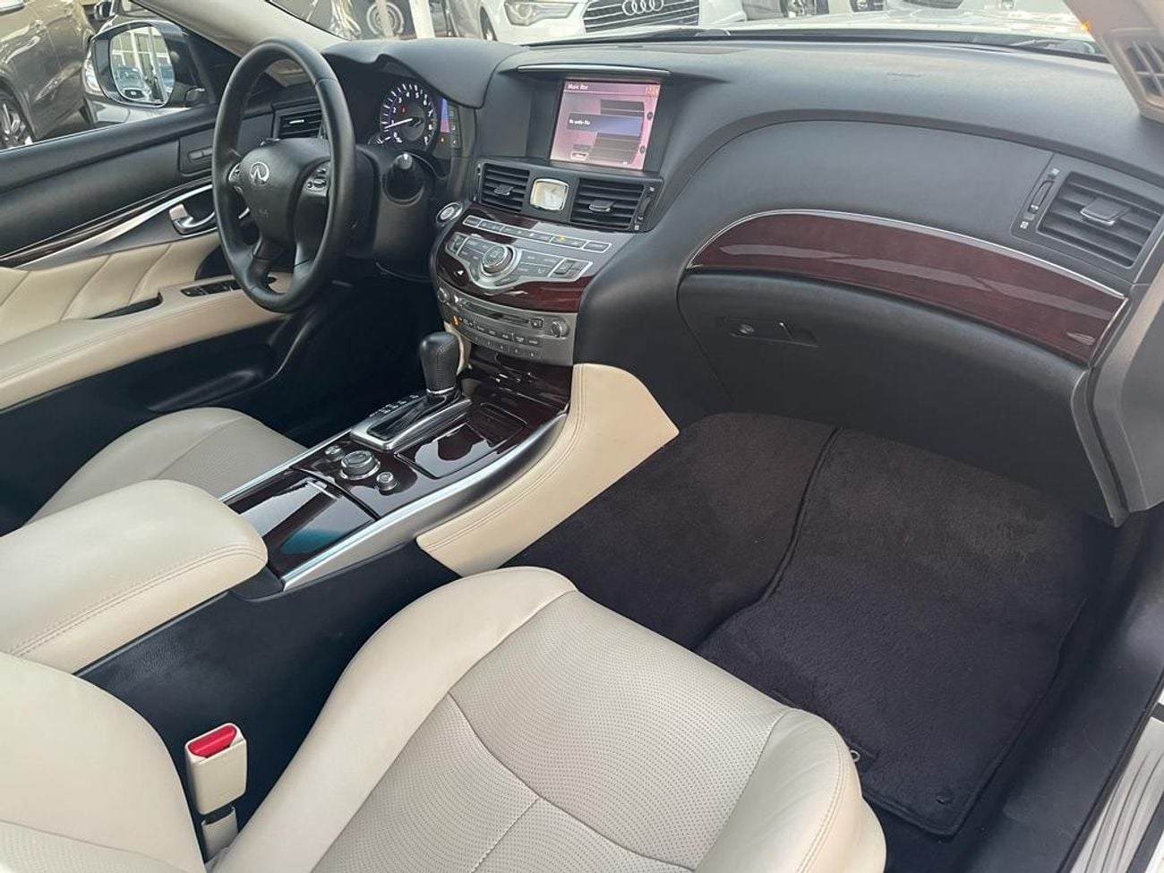 Infiniti QX70 Luxury Infiniti Q70_Gcc_2017_Excellent_Condition _Full option