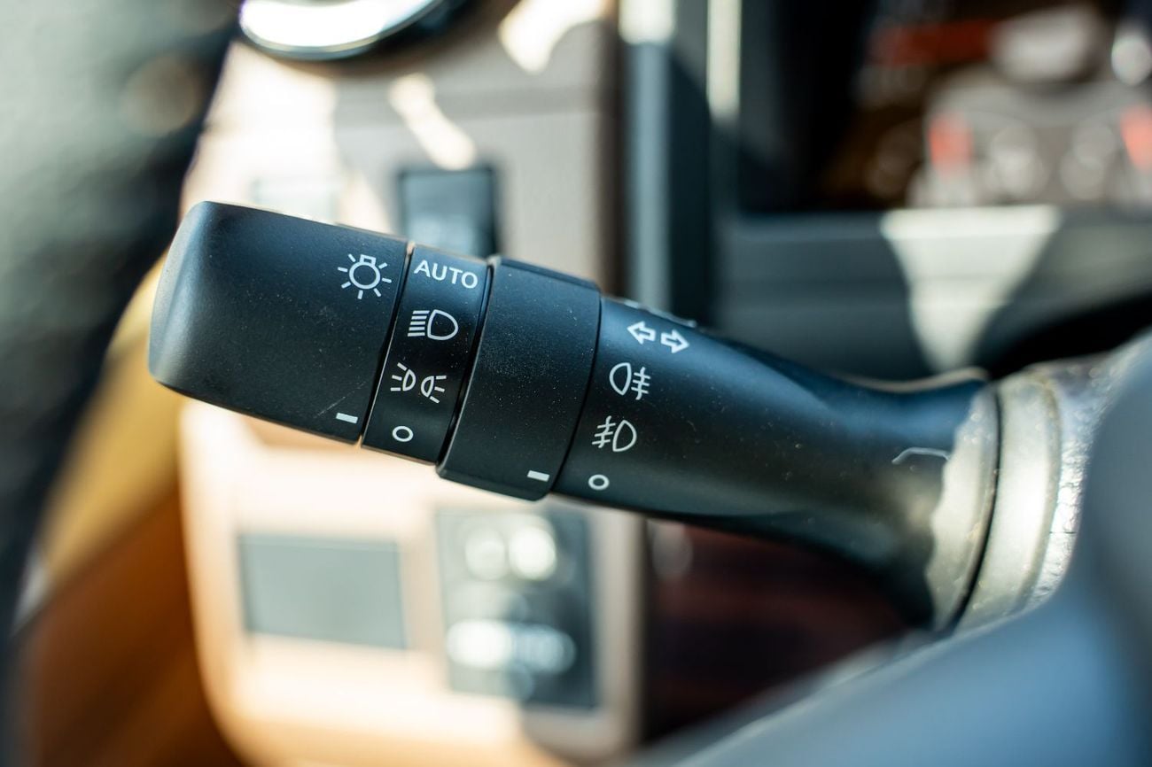 تويوتا لاند كروزر Toyota Land Cruiser Pickup LC79  S-C (4.0L  P A-T M-2025