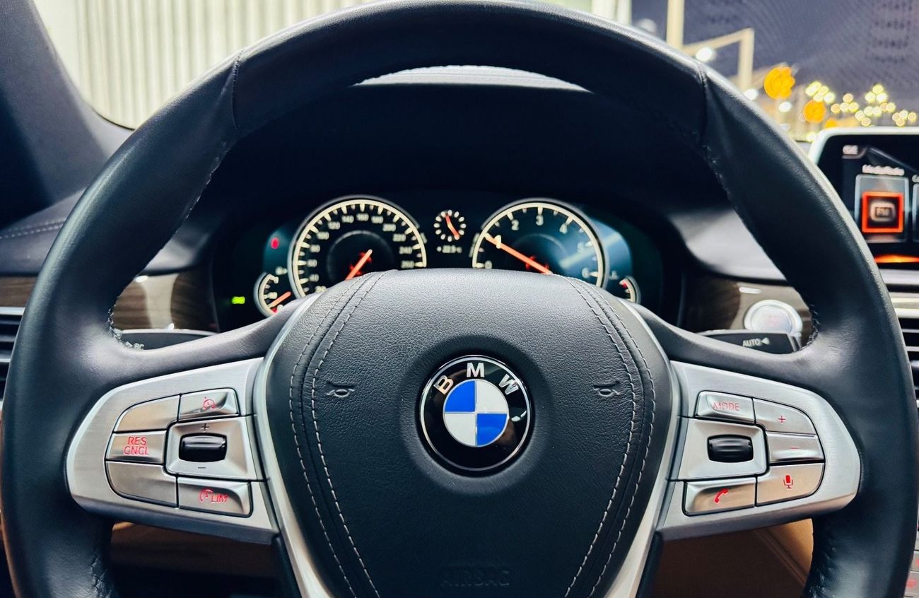 بي أم دبليو 730Li Exclusive 2.0L