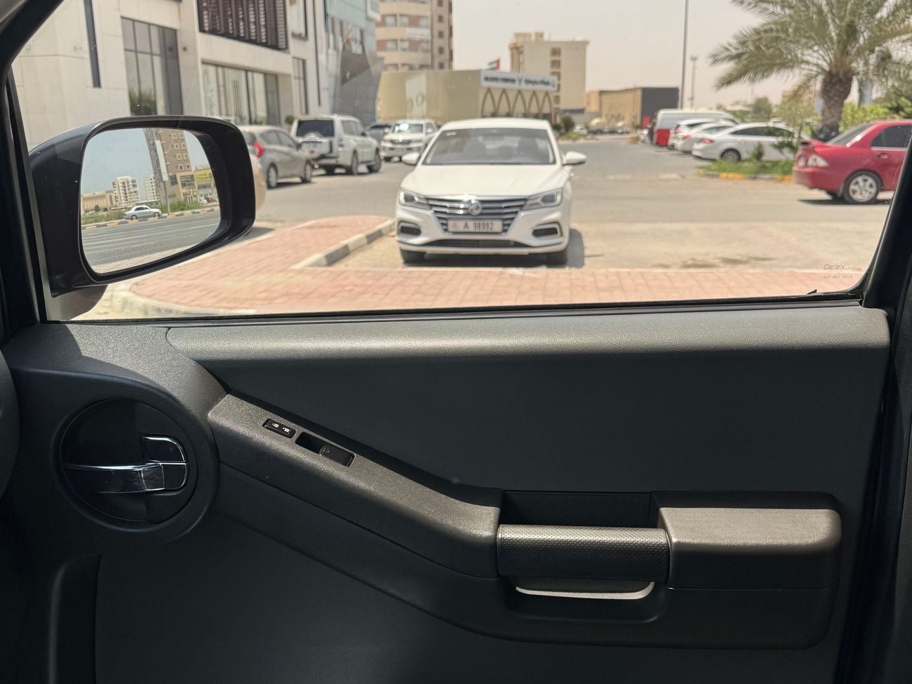 نيسان إكستيرا 2.5L SE (4WD)