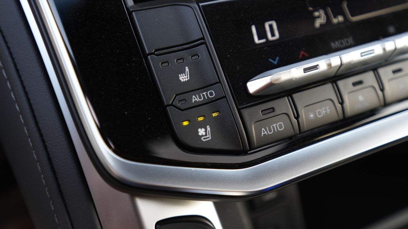 Toyota Land Cruiser VX 3.5L