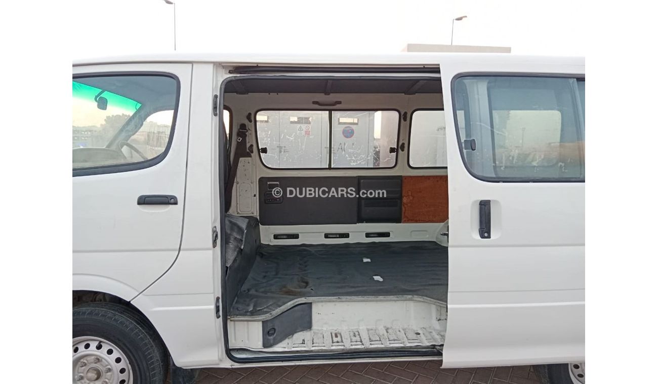 Toyota Hiace TOYOTA HIACE VAN RIGHT HAND DRIVE (PM1211)