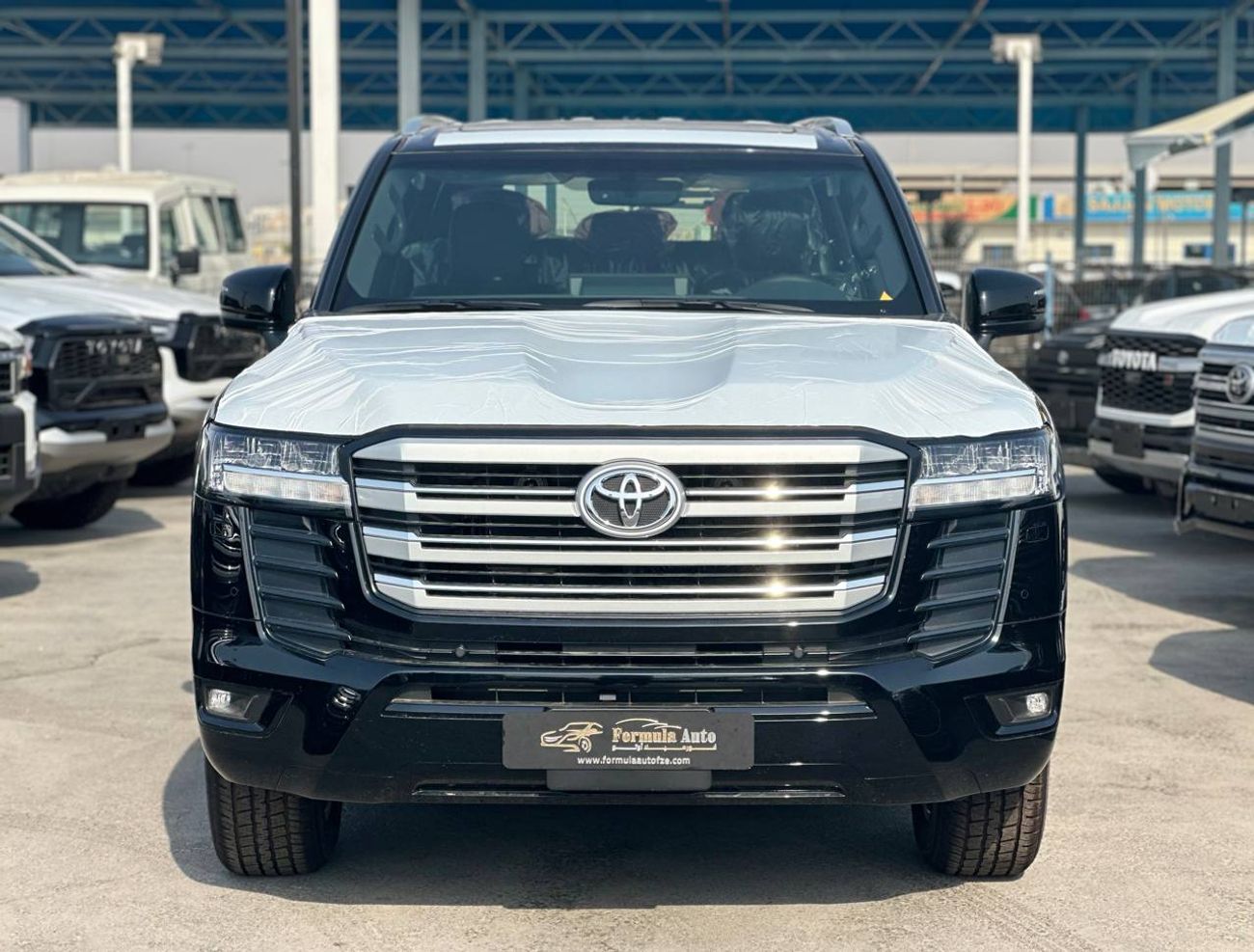 Toyota Land Cruiser GXR 4.0L PTR A/T // 2026 // High Option with DVD&Back Camera , Cooling Seats , Rear Screen // Special Of