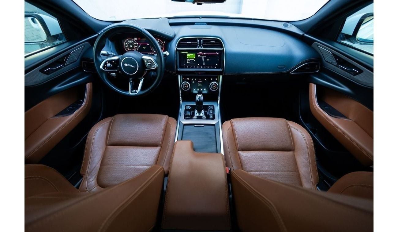 Jaguar XE R-Dynamic SE 2.0L (250 HP) Jaguar XE P250 R-Dynamic SE 2020 GCC under Agency Warranty with Flexible