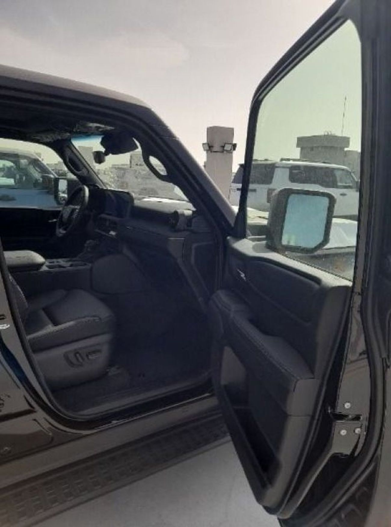 تويوتا برادو PRADO LUXURY 2.4L PETROL | 2025 | 0 KM | BRAND NEW | 03 YEARS WARRANTY