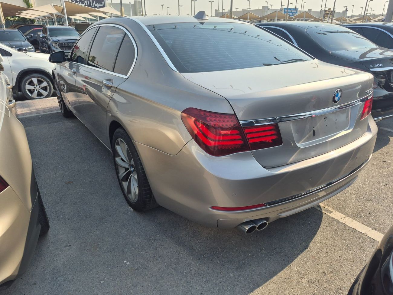 بي أم دبليو 730Li Executive 4.0L (5 Door)