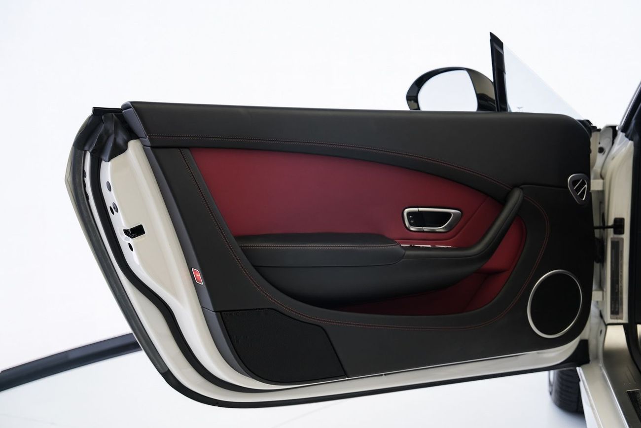 بنتلي كونتيننتال جي تي سي Bentley GTC V8 S