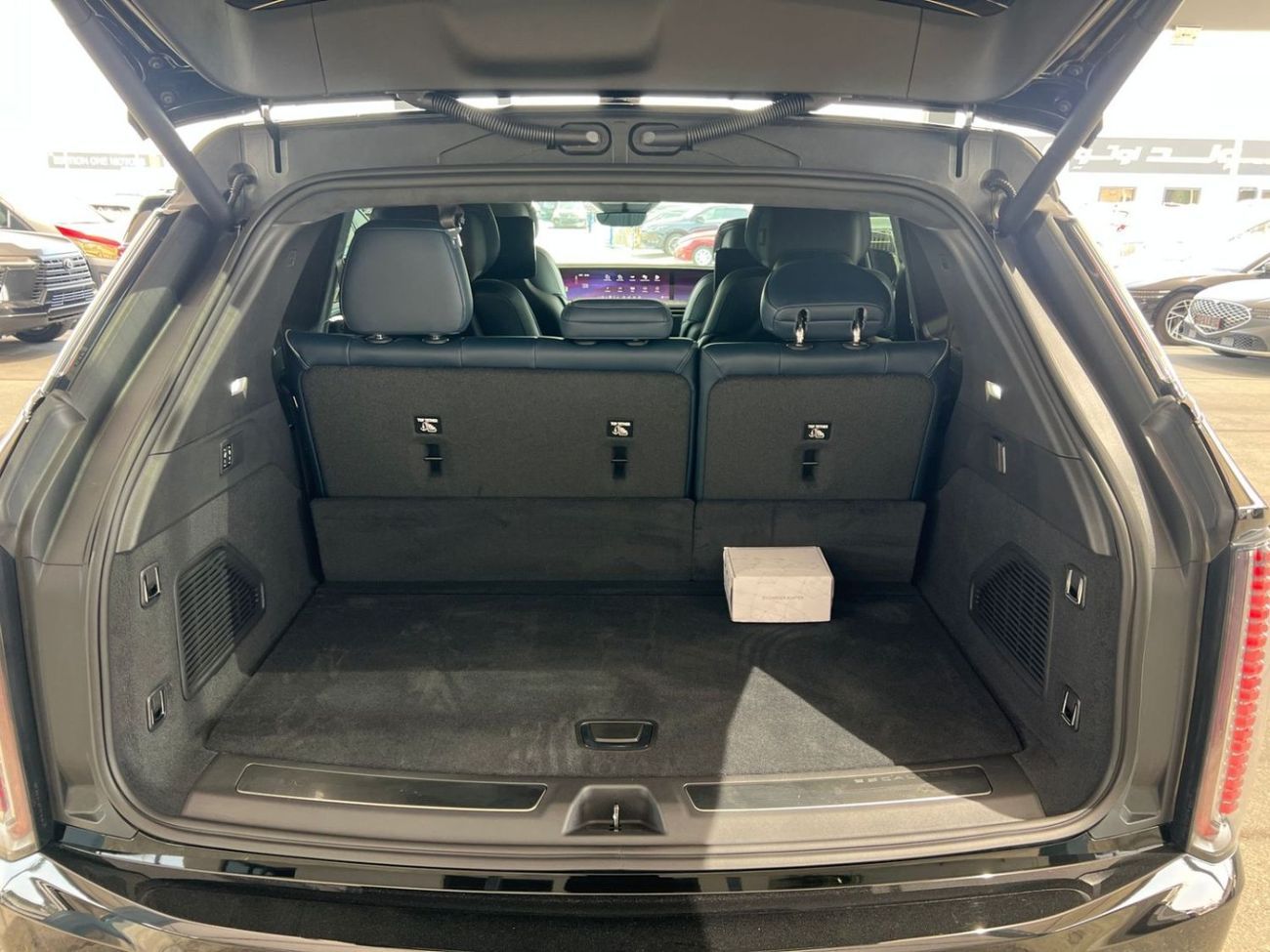 Cadillac Escalade Cadillac Escalade IQ Sports 2